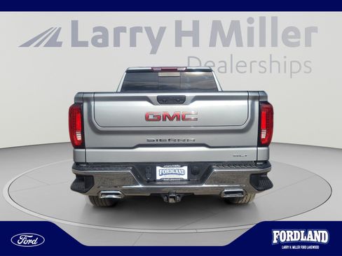 Used 2023 GMC Sierra 1500 SLT w/ SLT Premium Package AWD/4WD image 4
