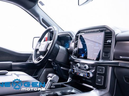 Used 2024 Ford F150 Platinum image 50