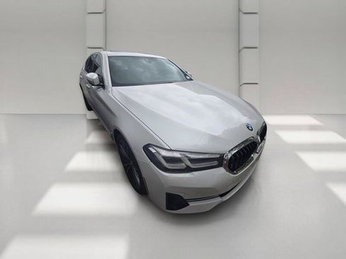 Used 2023 BMW 530i w/ Premium Package RWD image 3