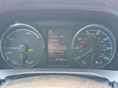 Used 2018 Toyota RAV4 XLE AWD/4WD image 19