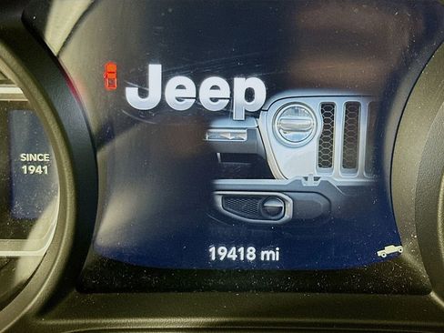 Certified 2025 Jeep Gladiator Mojave w/ Steel Bumper Group image 21