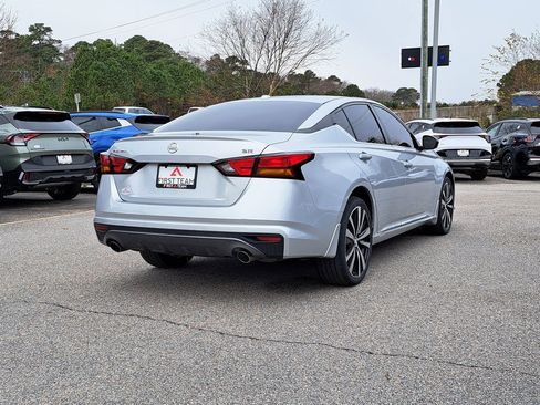 Used 2019 Nissan Altima 2.5 SR w/ SR Premium Package image 5