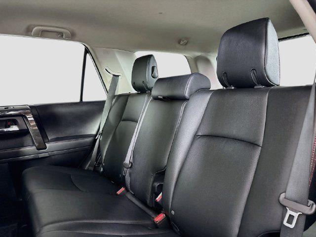 Used 2024 Toyota 4Runner TRD Off-Road Premium AWD/4WD image 25