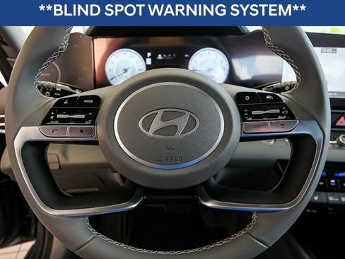 Used 2024 Hyundai Elantra SEL w/ Convenience Package image 15