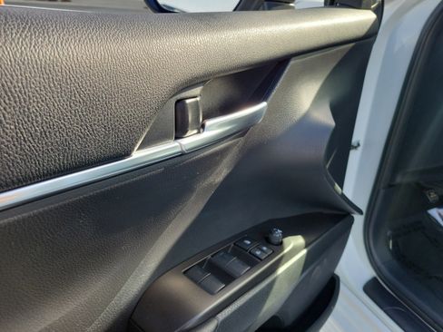 Used 2024 Toyota Camry SE image 18