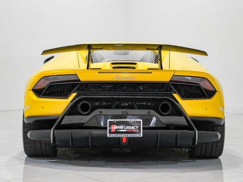 Used 2018 Lamborghini Huracan Performante image 8