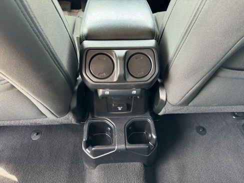 Used 2020 Jeep Wrangler Unlimited Sahara AWD/4WD image 20