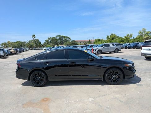 Used 2025 Honda Accord SE image 9