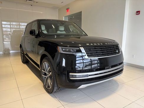New 2026 Land Rover Range Rover Long Wheelbase SE image 6