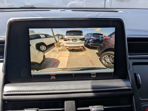 Used 2023 GMC Yukon SLT AWD/4WD image 26