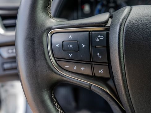 Used 2019 Lexus UX 200 FWD image 16