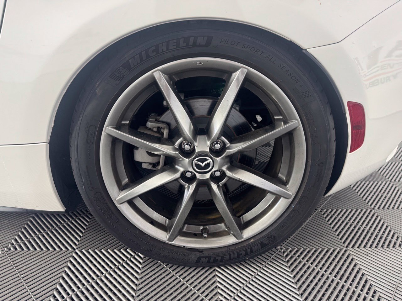 Used 2021 MAZDA MX-5 Miata RF Grand Touring RWD image 12