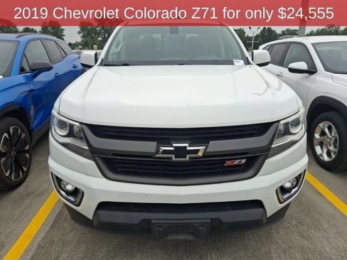 Used 2019 Chevrolet Colorado Z71 AWD/4WD image 3