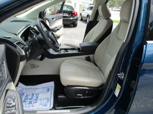Used 2020 Ford Edge Titanium w/ Equipment Group 301A FWD image 10