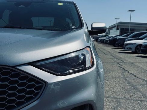 Used 2024 Ford Edge SEL w/ Convenience Package AWD/4WD image 3