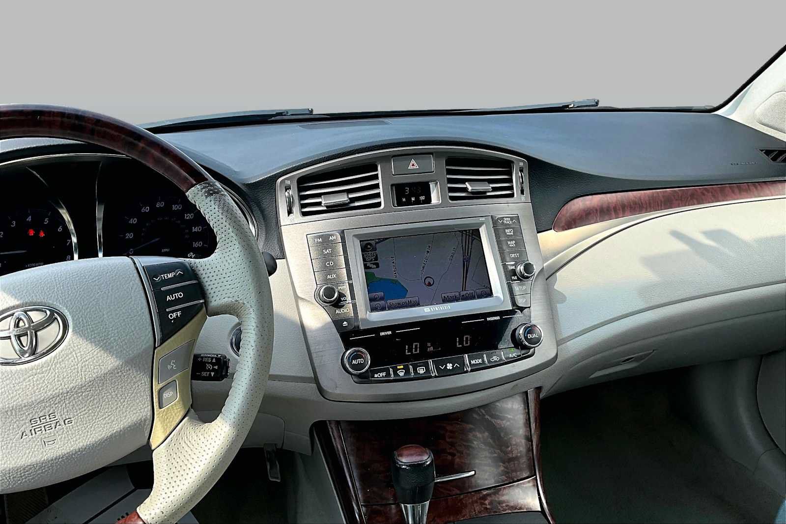 Used 2011 Toyota Avalon Limited FWD image 6