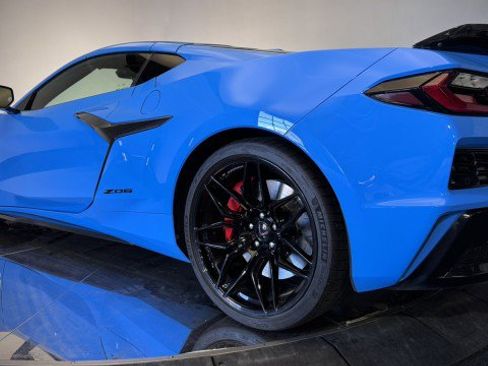 Used 2024 Chevrolet Corvette Z06 w/ Stealth Interior Trim Package RWD image 26
