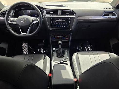 Used 2023 Volkswagen Tiguan SE FWD image 12