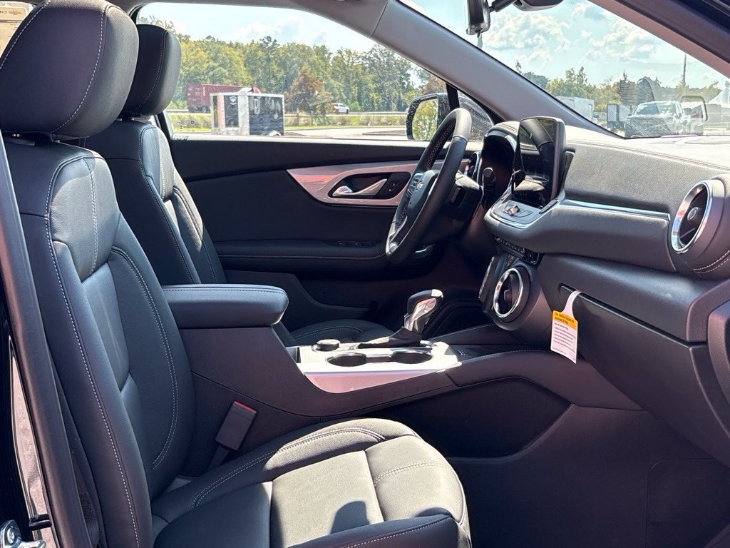 New 2026 Chevrolet Blazer LT w/ Sound & Technology Package FWD image 28