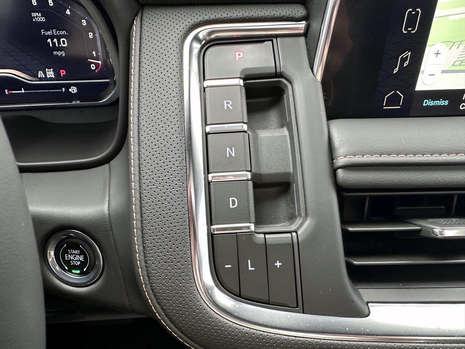 Used 2023 GMC Yukon XL AT4 w/ AT4 Premium Package AWD/4WD image 22