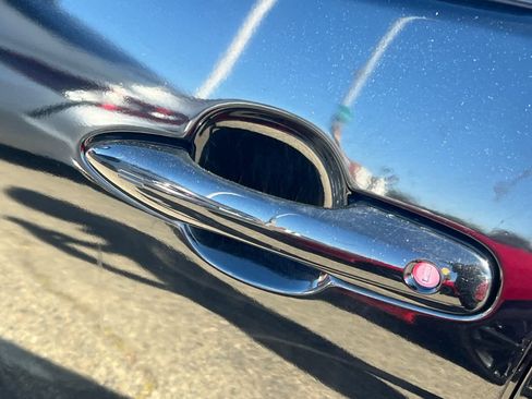 Used 2020 Toyota Prius Prime XLE image 7