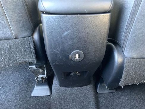 Used 2017 Toyota RAV4 Limited image 31