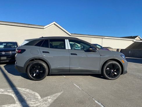 New 2025 Volkswagen ID.4 Pro S image 2