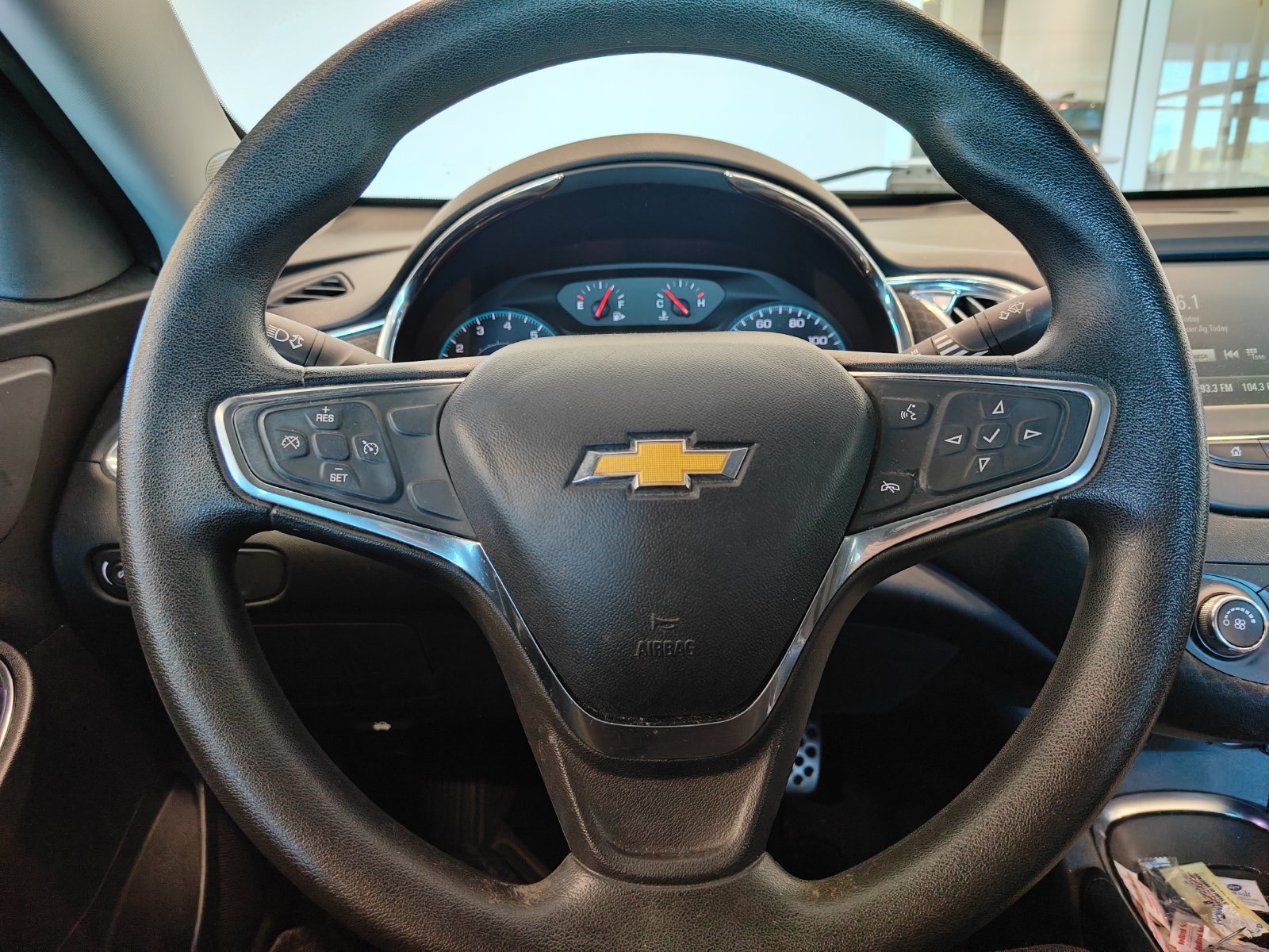 Used 2017 Chevrolet Malibu LT FWD image 11
