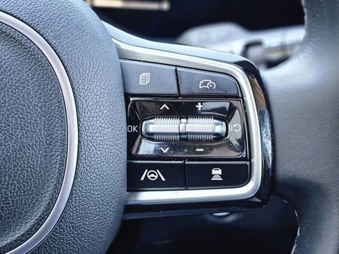 Used 2024 Kia Sorento S image 18
