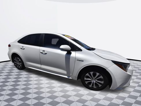 Used 2021 Toyota Corolla LE w/ Carpet Mat Package (TMS) FWD image 2