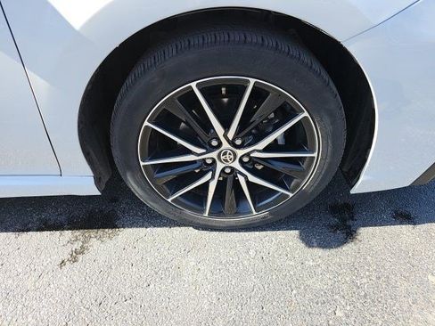 Used 2024 Toyota Camry SE image 10