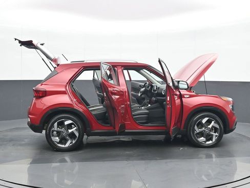 Used 2023 Hyundai Venue Limited image 26