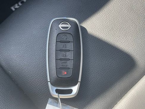 Used 2023 Nissan Rogue SL image 33