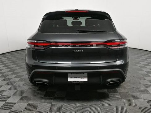 Certified 2025 Porsche Macan AWD image 31