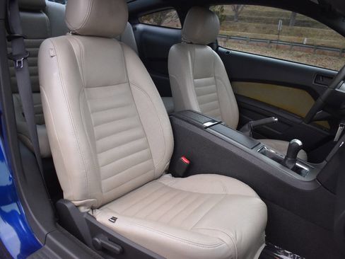 Used 2012 Ford Mustang GT w/ Brembo Brake Pkg image 11