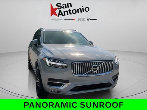 Used 2025 Volvo XC90 B5 Core w/ Protection Package image 4