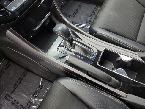 Used 2016 Honda Accord Sport image 11