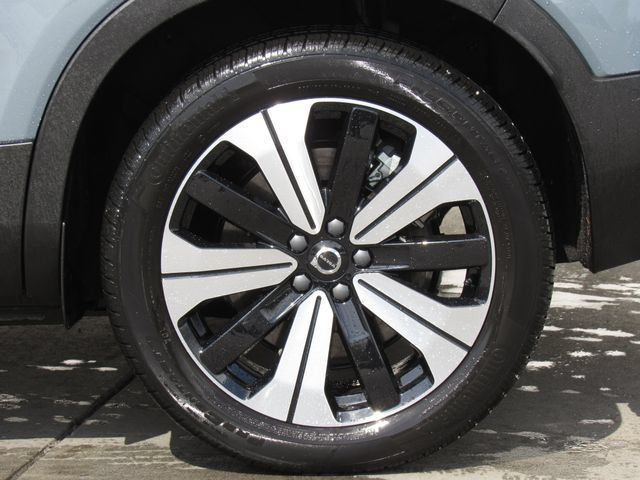 Used 2023 Volvo C40 P8 Recharge Plus w/ Climate Package AWD/4WD image 34