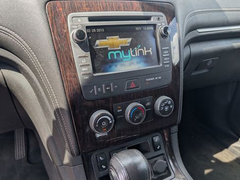 Used 2015 Chevrolet Traverse LT w/ Style and Technology Package image 19