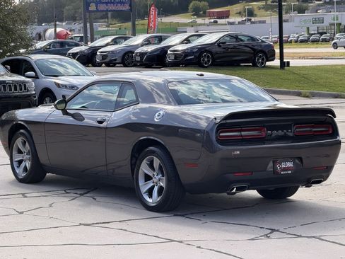 Used 2016 Dodge Challenger SXT image 5