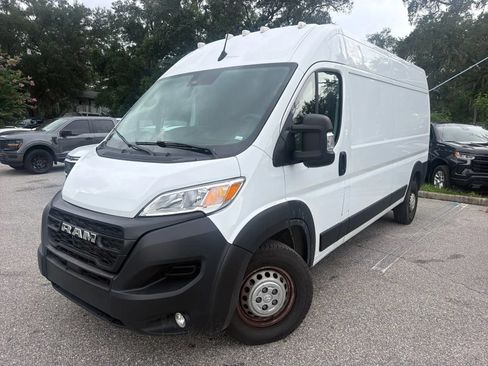Used 2025 RAM ProMaster 2500 w/ Convenience Group FWD image 2
