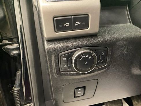 Used 2017 Ford F150 Lariat w/ Equipment Group 502A Luxury AWD/4WD image 32
