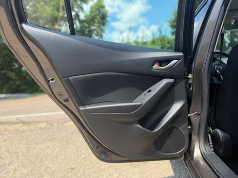 Used 2016 MAZDA MAZDA3 i Sport FWD image 27