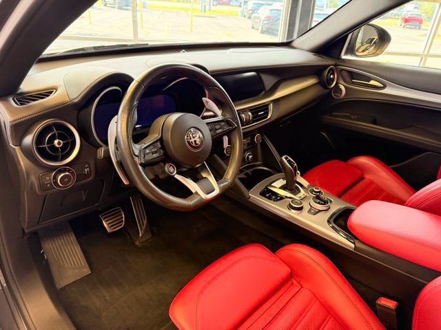 Used 2024 Alfa Romeo Stelvio Veloce AWD/4WD image 16