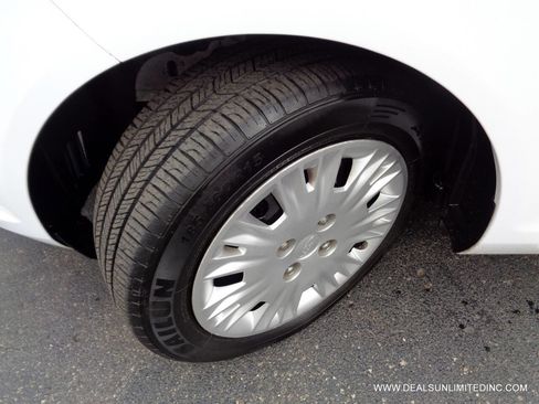 Used 2017 Ford Fiesta S image 6