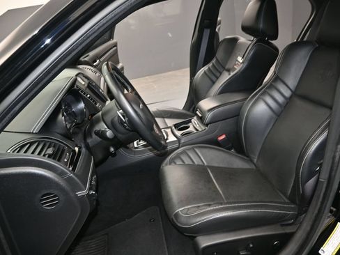 Used 2023 Chrysler 300 C RWD image 19