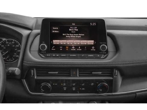 Used 2023 Nissan Rogue S image 13