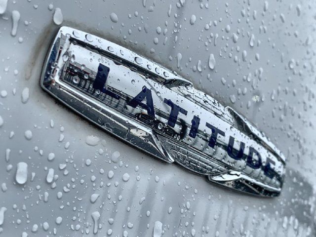 Used 2020 Jeep Cherokee Latitude FWD image 43