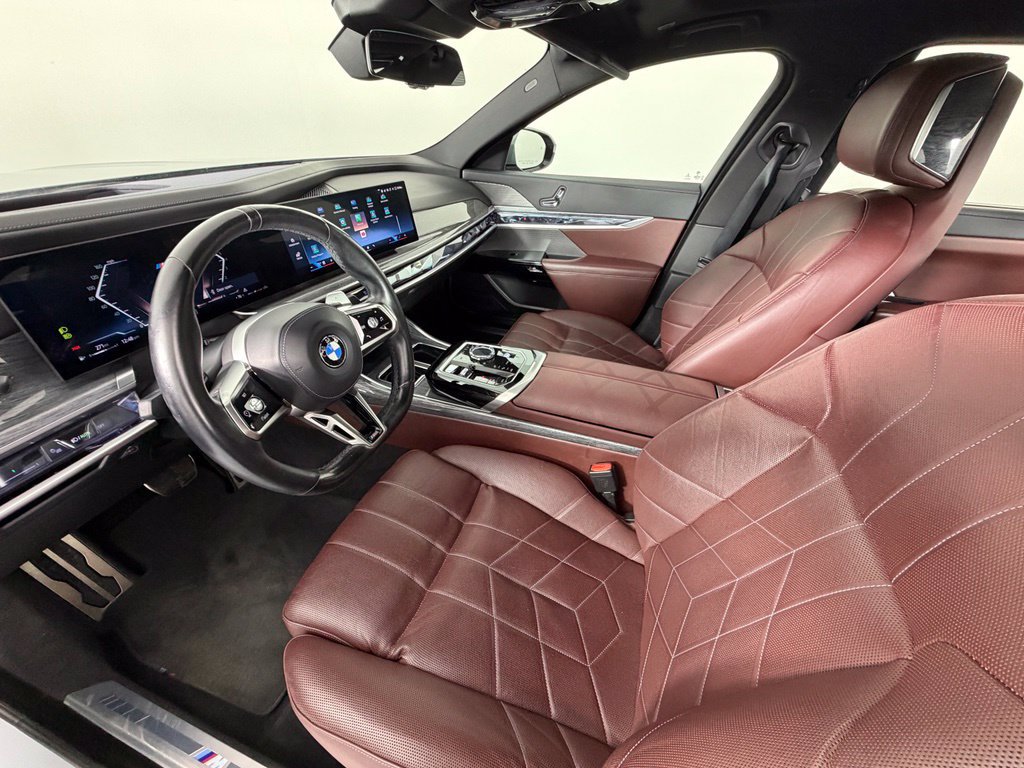 Used 2023 BMW 740i w/ Executive Package RWD image 4