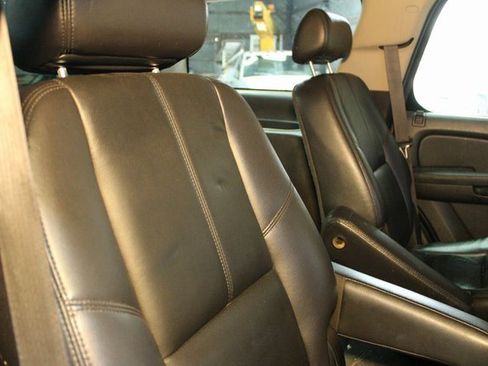 Used 2010 GMC Yukon SLT w/ Suspension Package, Autoride image 14